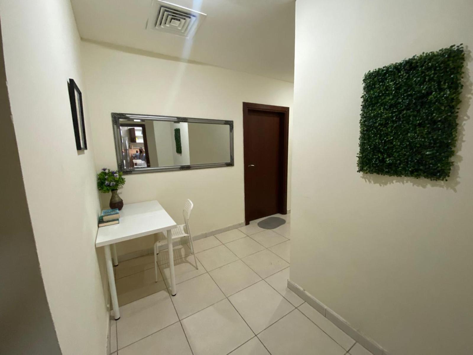 Master With Attach Bathroom Near Mall Of The Emirates Privatunterkunft *