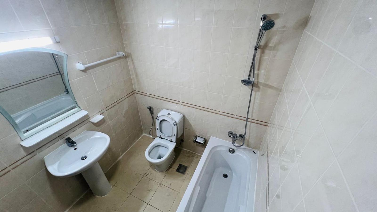 Master With Attach Bathroom Near Mall Of The Emirates * Dubai