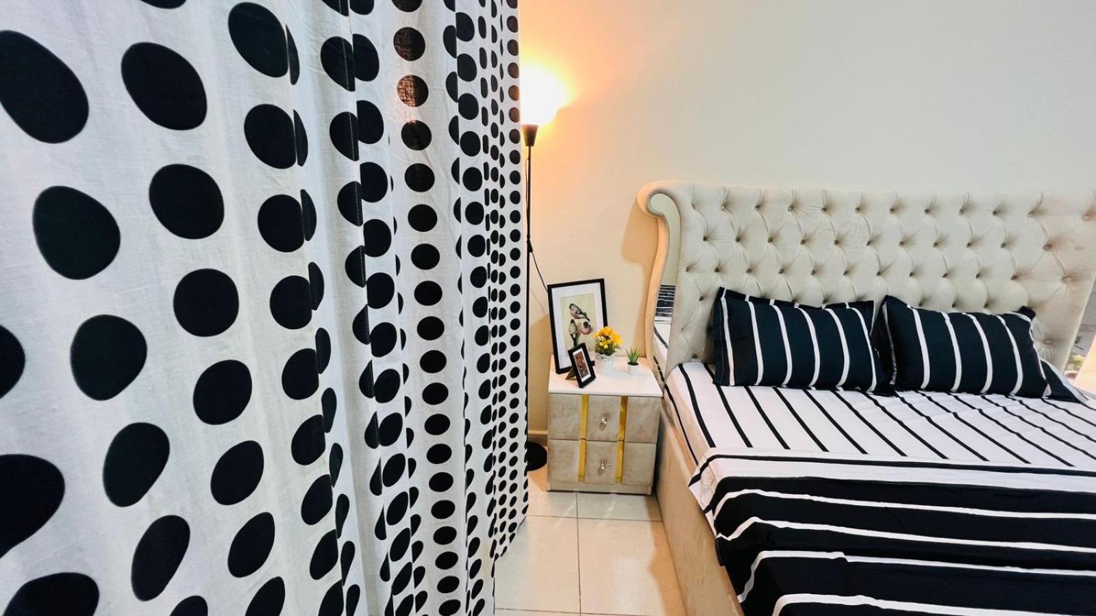 Privatunterkunft Master With Attach Bathroom Near Mall Of The Emirates Dubai