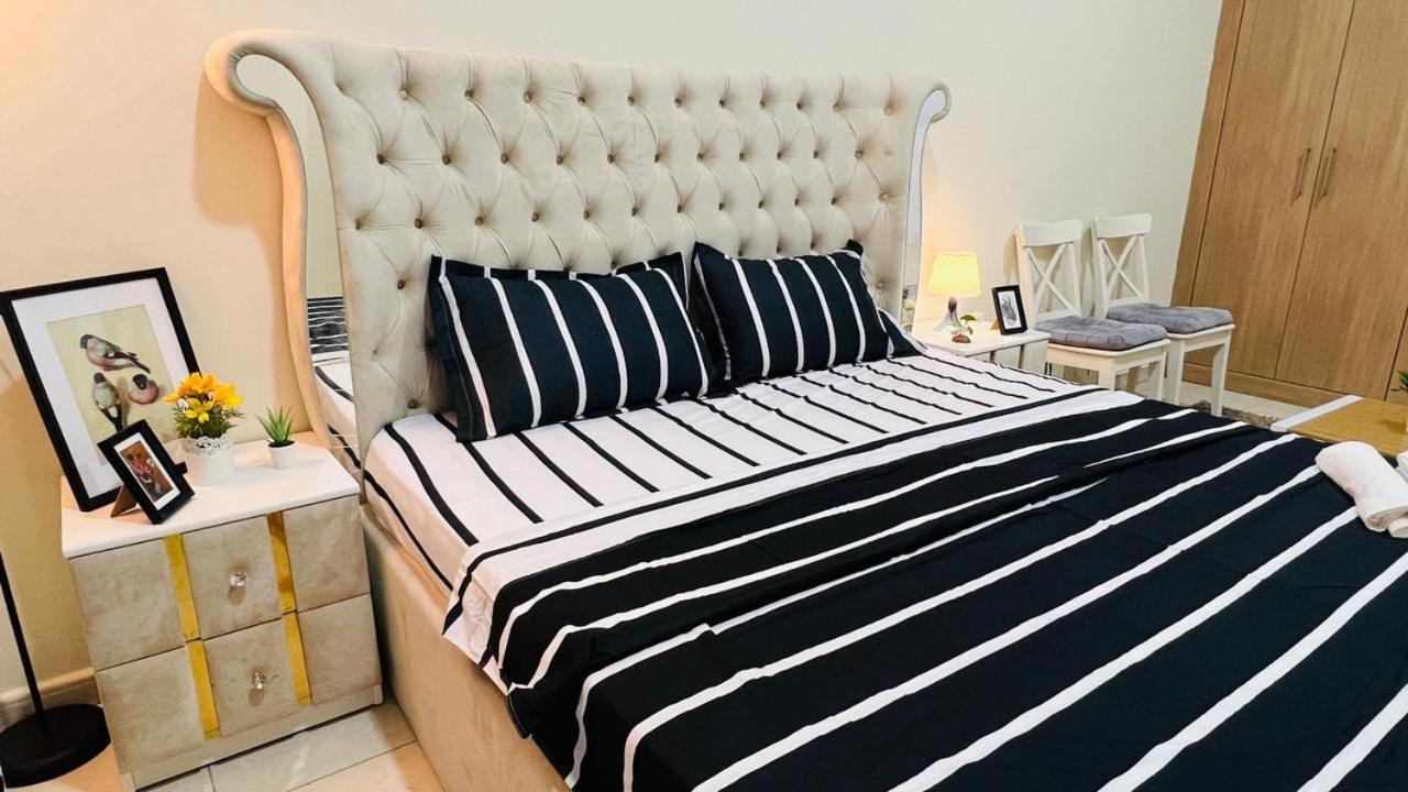 Master With Attach Bathroom Near Mall Of The Emirates